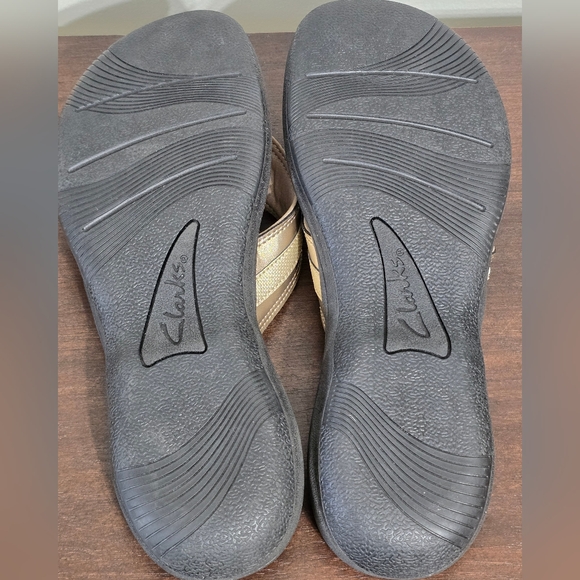 Clark's Breeze Sea Flip-Flop Gold Limited Edition Women's Size 11M - Picture 8 of 9